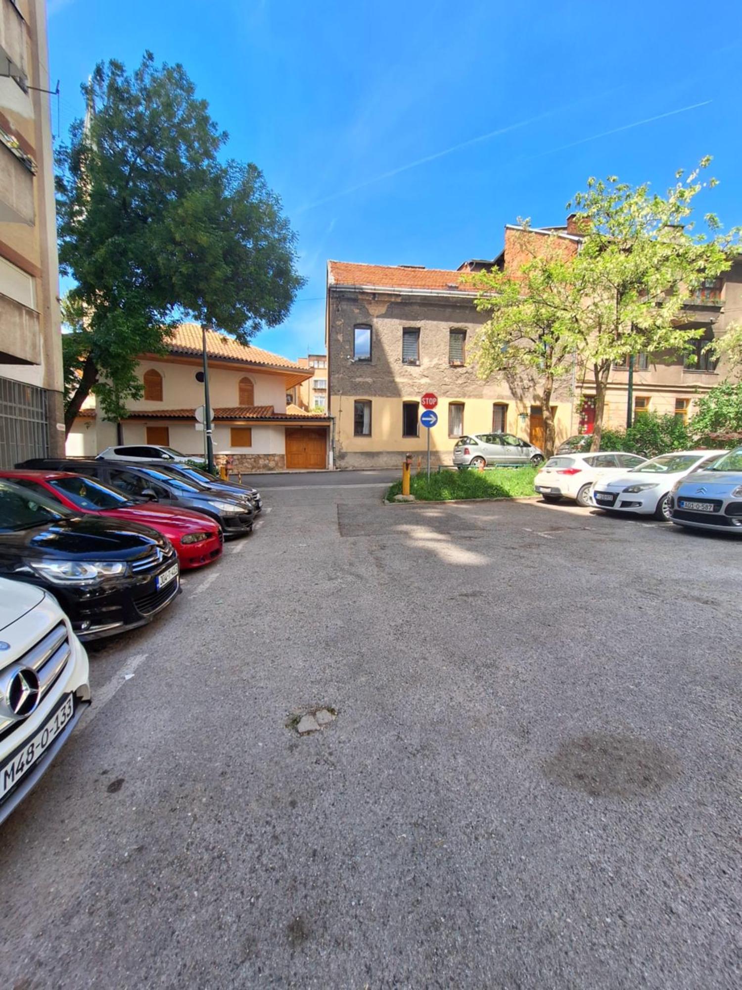 Apartman Orhideja With Free Parking 塞拉耶佛 外观 照片